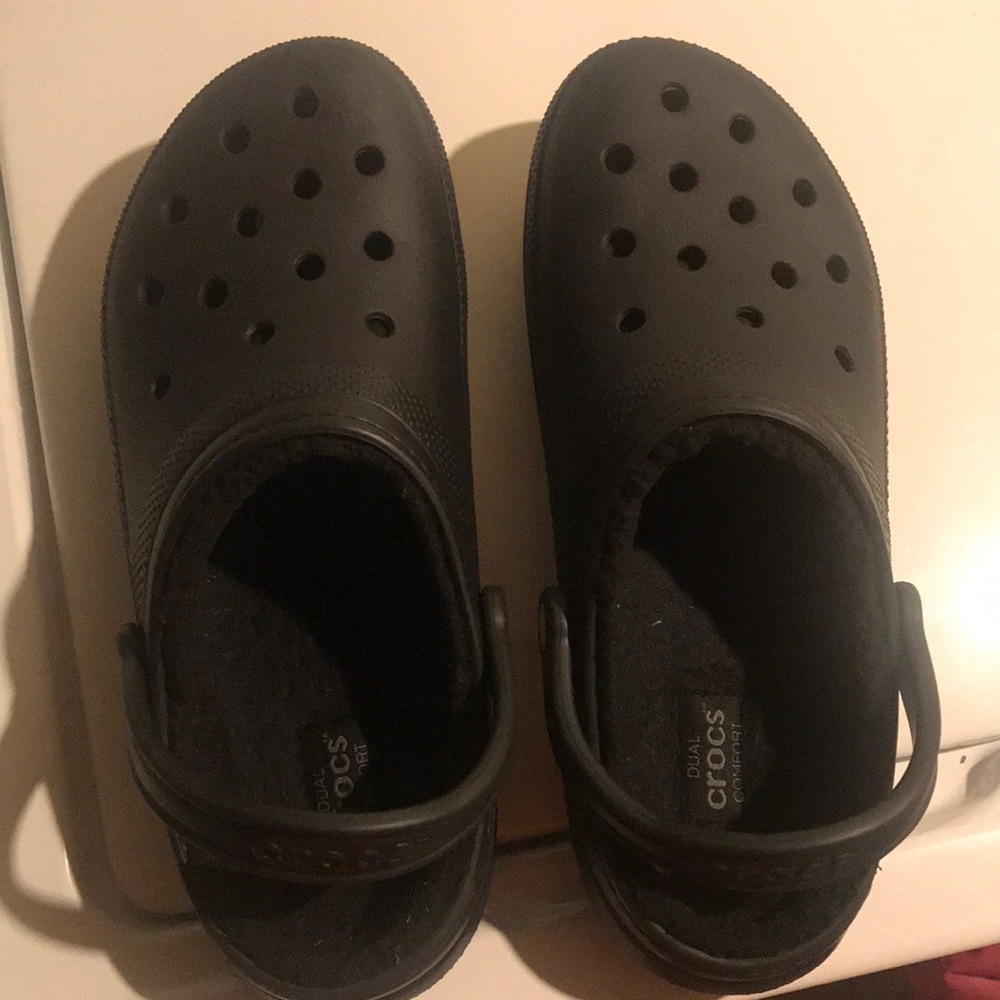 Black crocs